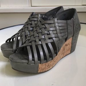 Corky’s Gray Wedge Platform Sandal Size 7 Straps